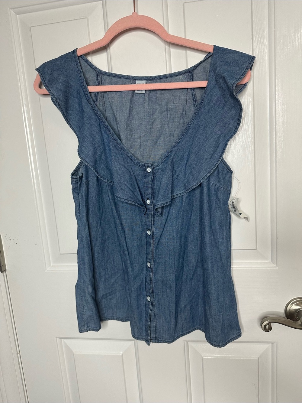Old Navy Blue Sleeveless Ruffle Button-Front Chambray Top